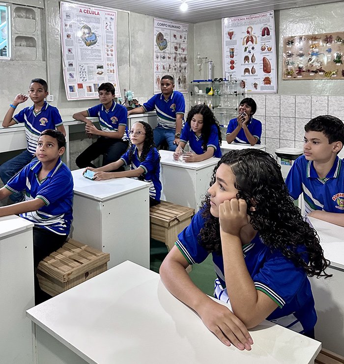 Nossa Missão é oferecer ensino de qualidade, cultivando o saber e o caráter.